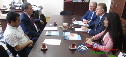 AMEA-da Türkiyə universitetinin rektoru ilə görüş keçirilib