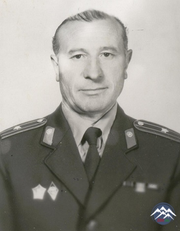 HÜSEYNPAŞA  HACIYEV  (1935-1998)