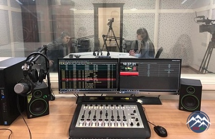 Tələbələrin sevimli məkanı –Tədris tele-radio studiyasında